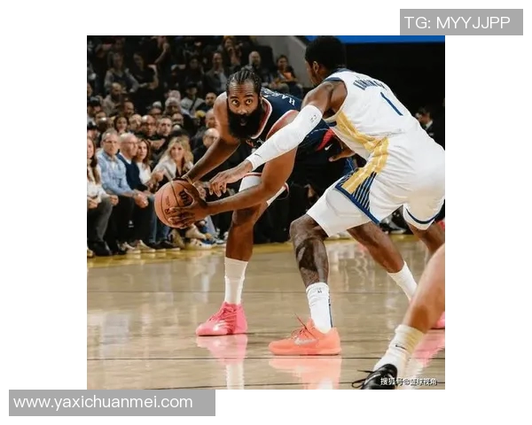 球星在比赛中出现生理反应引发热议,体育界如何应对尴尬场面